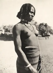 帝国を築く？ファシスト時代：Cunama girl、09051936